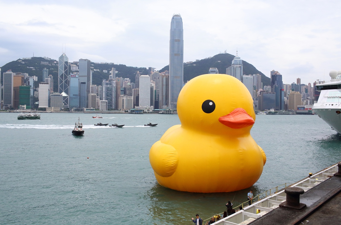 Giant Duck